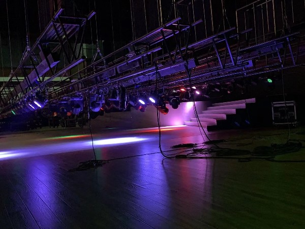 鑫禾舞美燈光租賃服務優勢