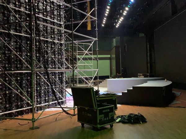 為什么選擇鑫禾舞美呢？