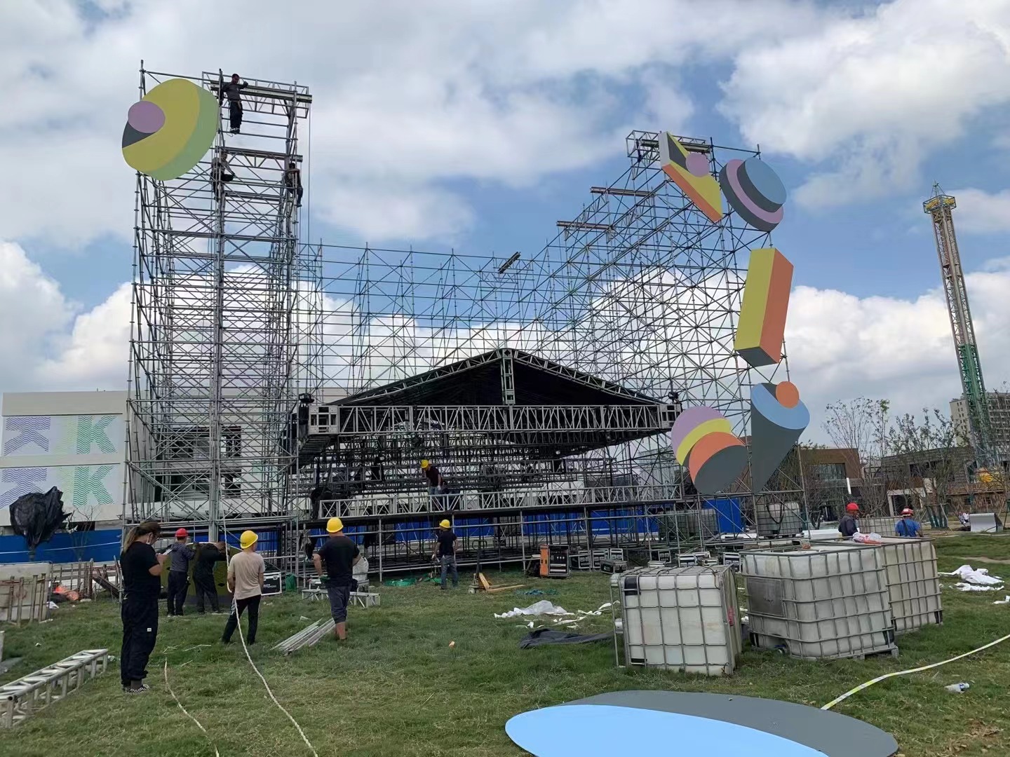 草莓TOWN專業(yè)舞臺設(shè)備租賃成功案例分享