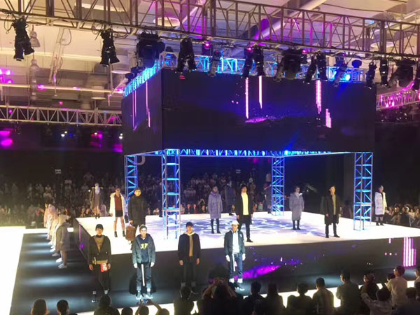 鑫禾舞美齊全的燈光租賃專業服務體現在哪里