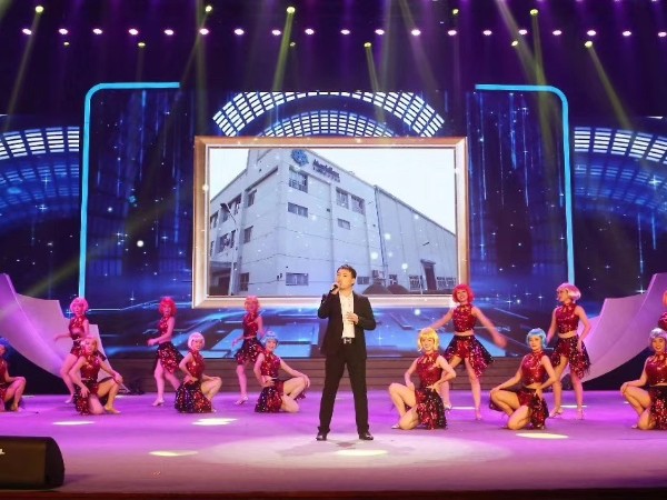 演藝火爆舞臺燈光租賃供應商應做好什么？