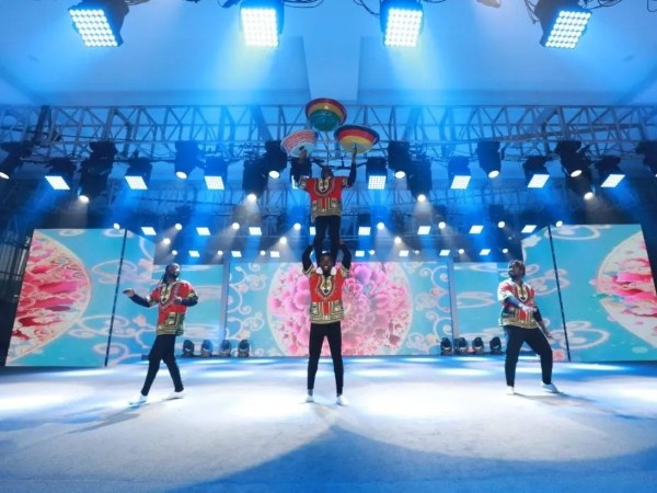 春晚燈光設備租賃服務