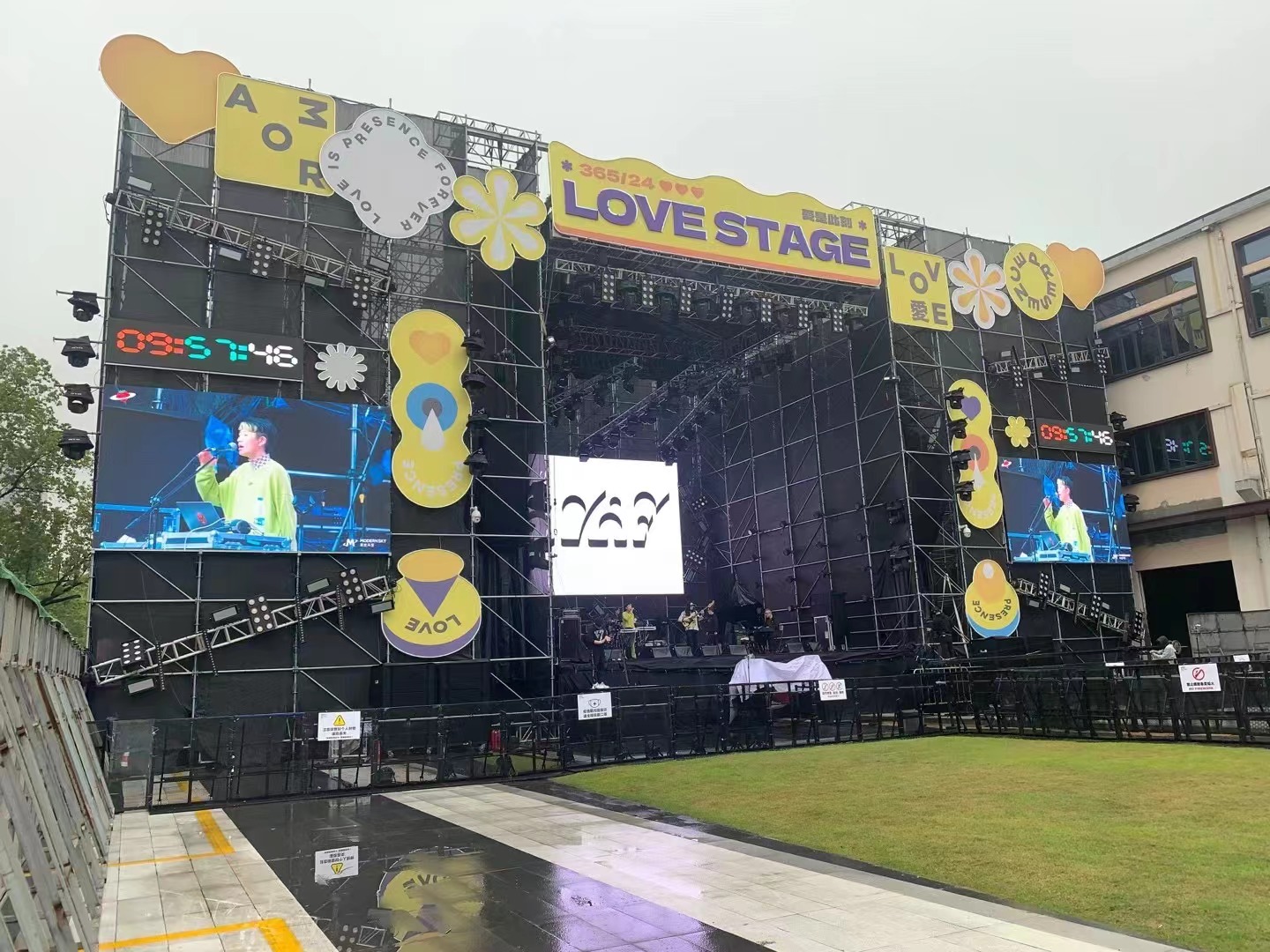 給演出選擇合適的燈光租賃設備了解一點