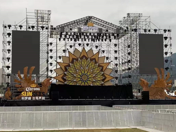 2021福州草莓音樂節舞臺設備租賃成功案例