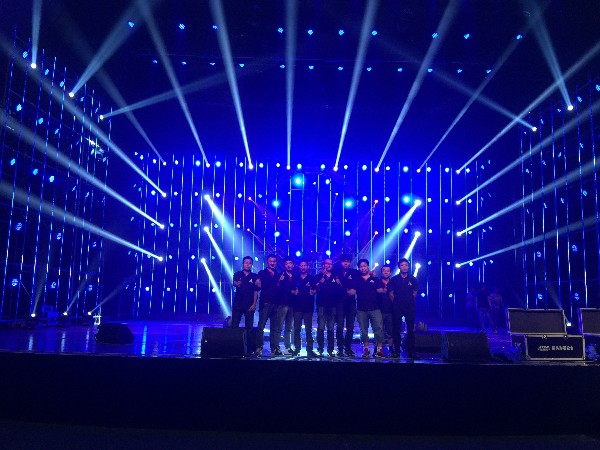 選擇哪家舞臺(tái)燈光租賃供應(yīng)商更實(shí)惠便捷？