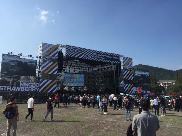 首次租杭州燈光設(shè)備需注意