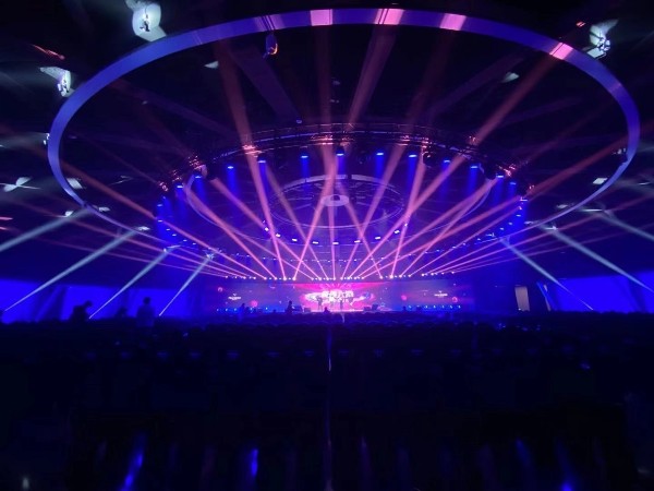 舞臺(tái)租賃想要省錢就要選對(duì)