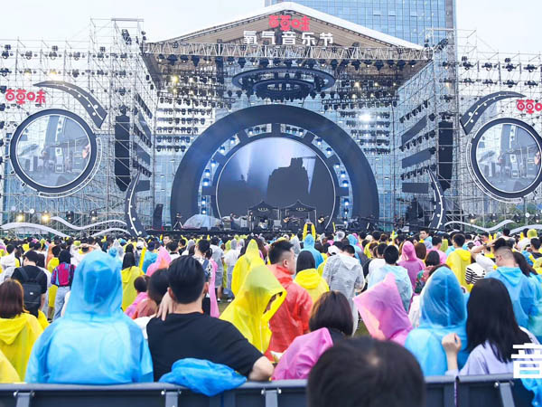 LED顯示屏在音樂節(jié)上的應(yīng)用優(yōu)勢