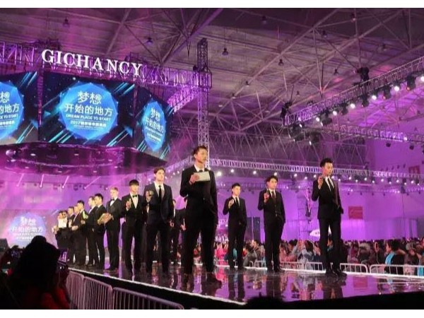 鑫禾舞美告知怎樣才能租到性價比高的設備？